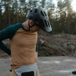 Casco POC Kortal Verde 8 Casco POC Kortal Verde -Vendite Gilet Ciclismo pdp 10524 kortal 1445 moldanite green matt 1